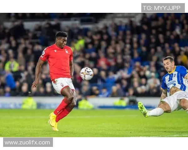 改变历史的足球明星们如何塑造了现代足球的面貌与未来发展